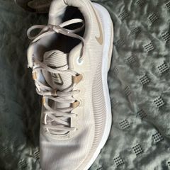 nike max advantage 2 trainers Sneakers