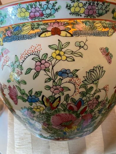 Vintage Chinese Famille Rose/ Rose Medallion Planter