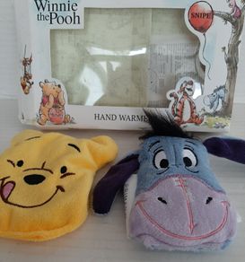2 new kiddies winnie the pooh hand warmers