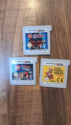 Nintendo 2DS Console plus games
