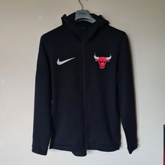 2017-2018 nike Chicago bulls full zip thermal fleece Size large Black polyester ptp 23" in excellent condition