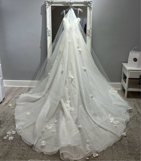 Essence of Australia D3941 wedding dress