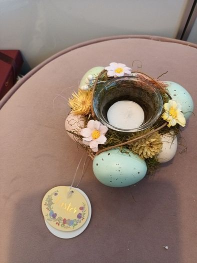 Brand new Easter glass T light holder