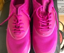 Girls nike trainers size 3.5 reduced