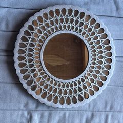 Round decorative mirror