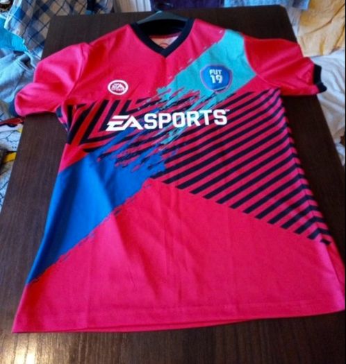 FIFA 2019 FUT Jersey / Size Small