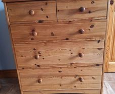 Chest of drawers