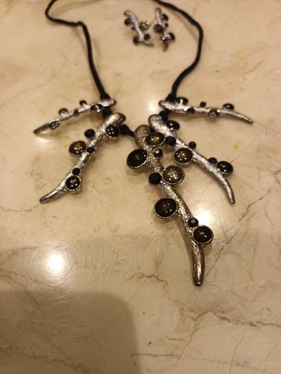 Necklace & Matching  Earrings.  X 5 sets. Costume  Jewellery. B.N.W.T.
