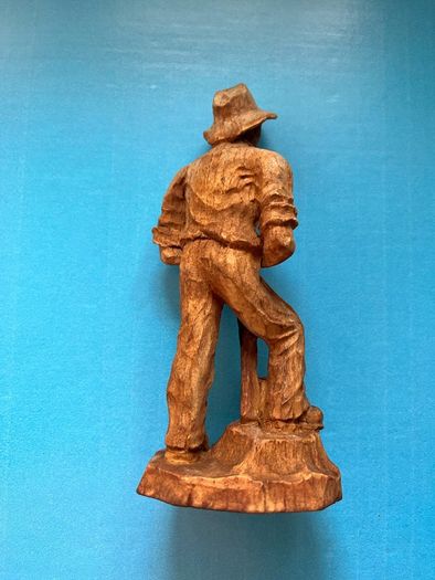 picture wooden sculpture