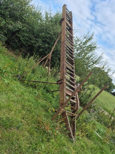 Machinery CLEAR OUT mower, fert spreaders, ploug