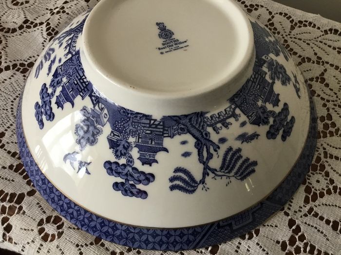 Vintage Royal Doulton Booths Real Old Willow  pattern bowl