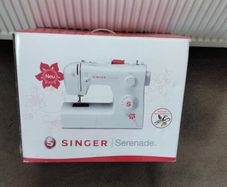 Singer 'Serenade' sewing machine NEW