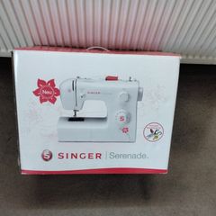 Singer 'Serenade' sewing machine NEW