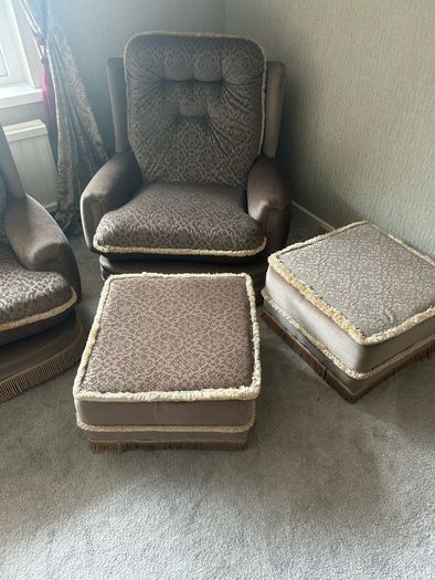 Sofa, armchairs & footstools