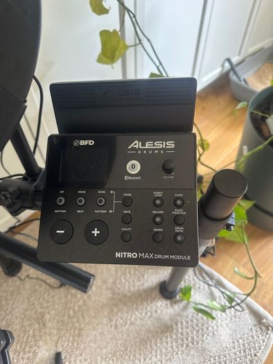 Alesis Nitro Max Electronic Drumkit