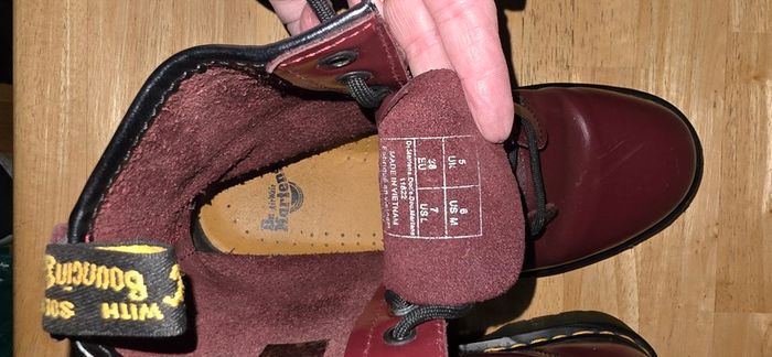 Doc Martens / Dr Martens Burgundy boots Size 5