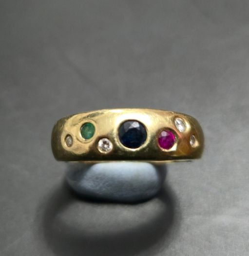 Multi gemstone ring
