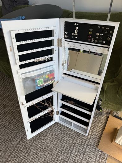 Mirrored Lockable Jewellery Cabinet