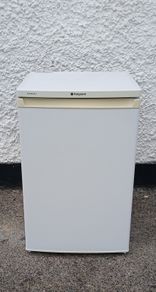 hotpoint undercounter fridge