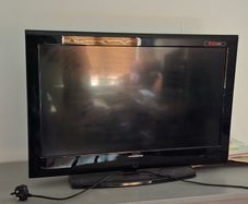 Free Normende 32 inch TV, no remote
