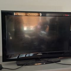 Free Normende 32 inch TV, no remote