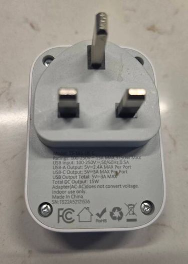 Tessan Travel Adaptor: UK / IRL plug