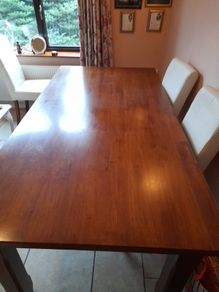 Diningroom Table and Chairs