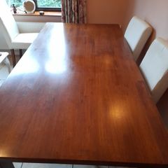Diningroom Table and Chairs