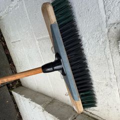 18inch Outdoor Broom with Scraper