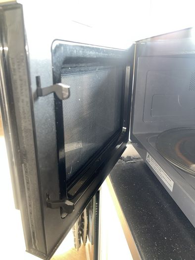 Large microwave kenwood 25litre