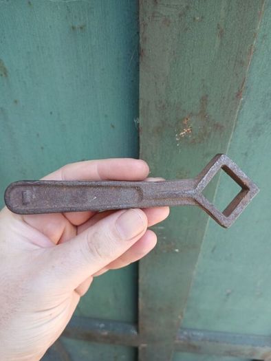 Vintage spanner (D G Co)