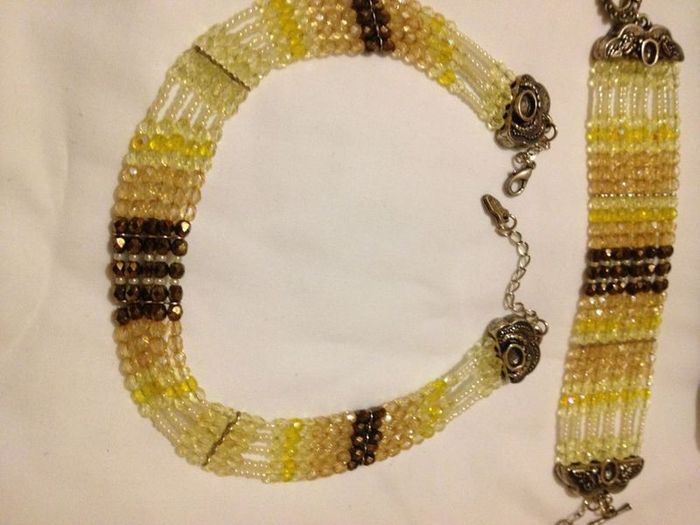Stunning vintage style choker and matching bracket