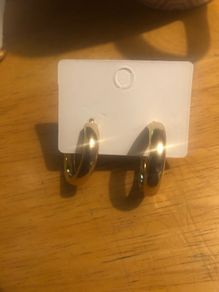 gold coloured Earrings