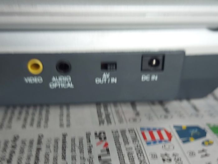 5 Portable DVD Players, all working, but no charges for them, all in very good condition