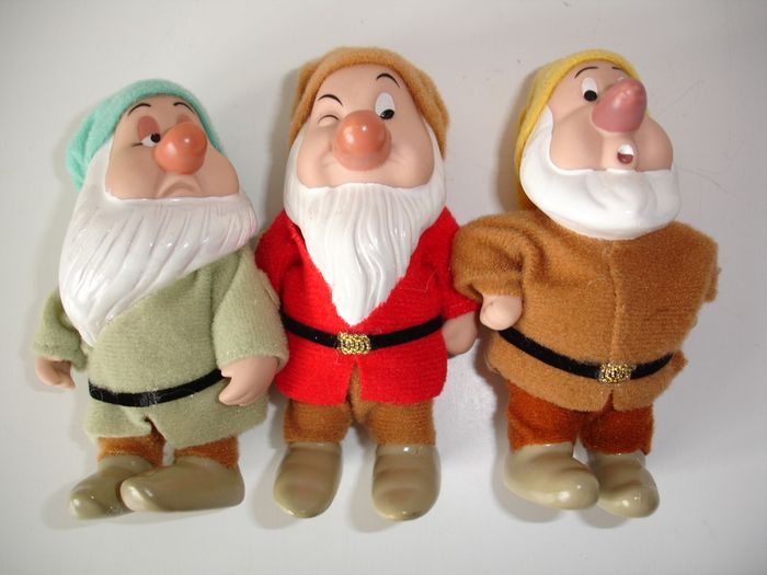 Disney Three Dwarfts  Porcelain Doll Figures Deagostini 2005