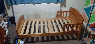 Solid pine toddler bed