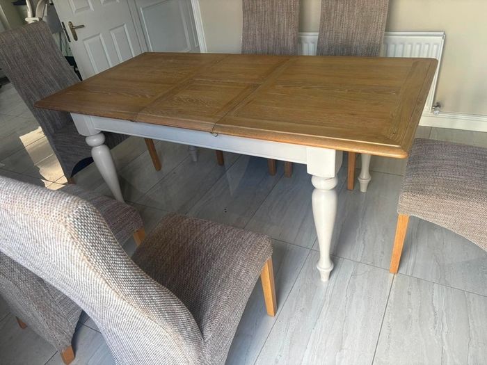 Kitchen Table & Chairs plus Side Unit