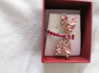 Dragonfly brooch