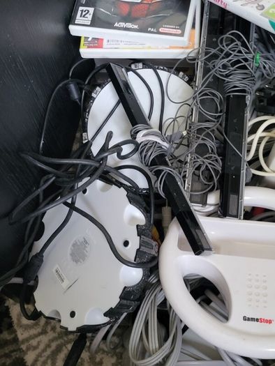 Wii Bundle. Fast Sale No Room