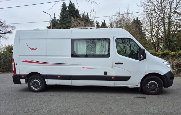 191 Renault Master Camper