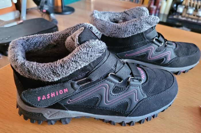 Thermal hiking shoes - ancle boots size 6