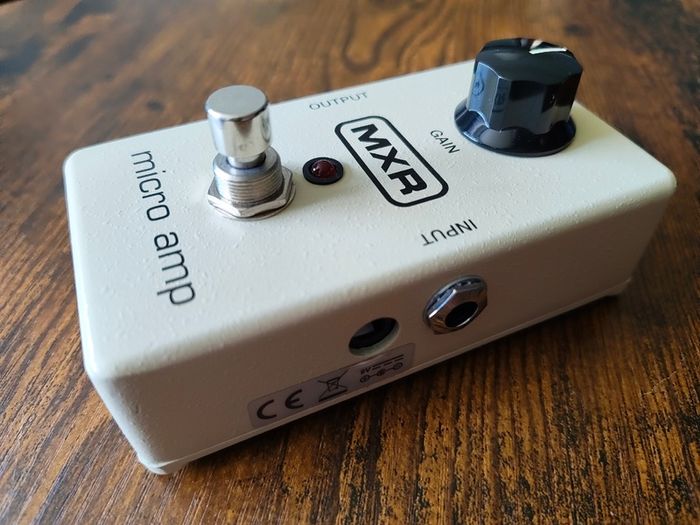 MXR Micro Amp (M133)