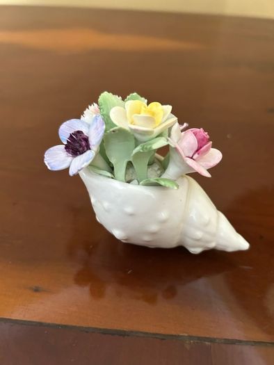 Vintage Royal Doulton bone china floral bouquet in a shell