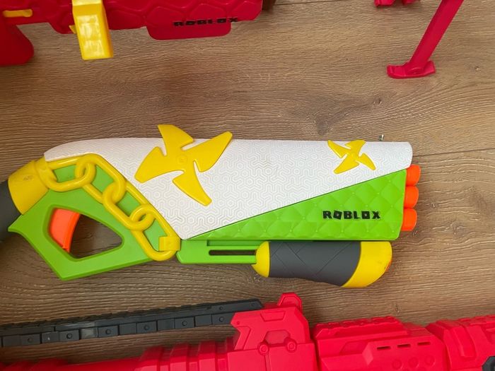 Bundle of Fortnite and Roblox nerf guns