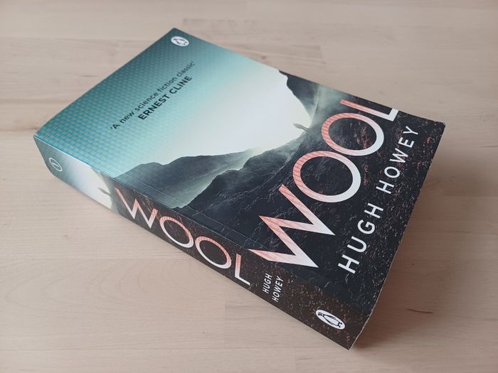 Wool by Hugh Howey (Science Fiction Paperback 2023)