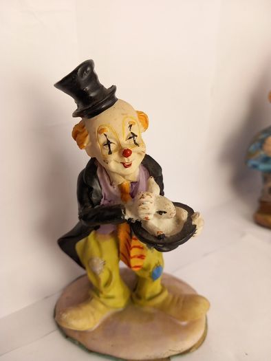 ceramic clowns dancing clown vintage figurine statues colourful vintage /antique  great gift present display decor  musical musician music dancing  rabbit  hat monkey hand painted figurine art deco porcelain doll