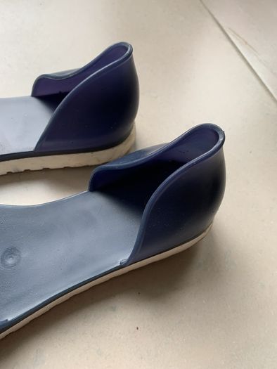 Sandals size 3
