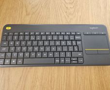 Logitech K400 Plus Wireless Keyboard Mouse Trackpad