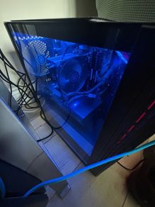 Gaming PC, 144 Hz Monitor, 60 Hz Monitor