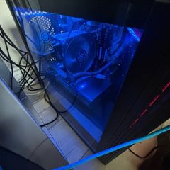 Gaming PC, 144 Hz Monitor, 60 Hz Monitor
